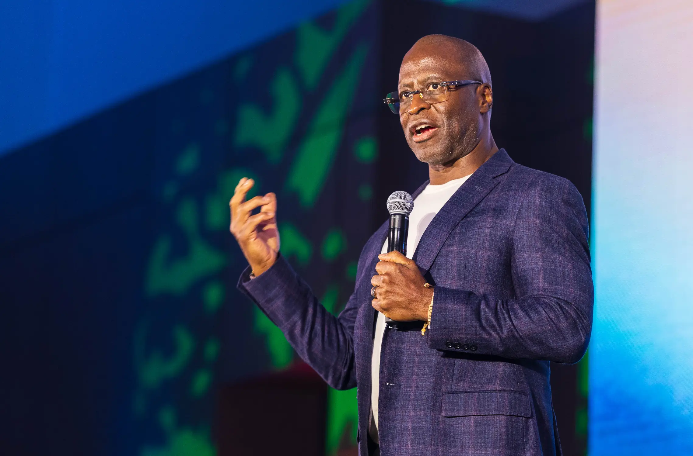 Mo Landy giving a keynote speech